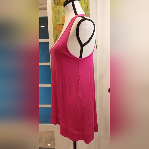 Cable & Gauge Fuchsia Sleeveless Tank Top - Picture 3 of 8